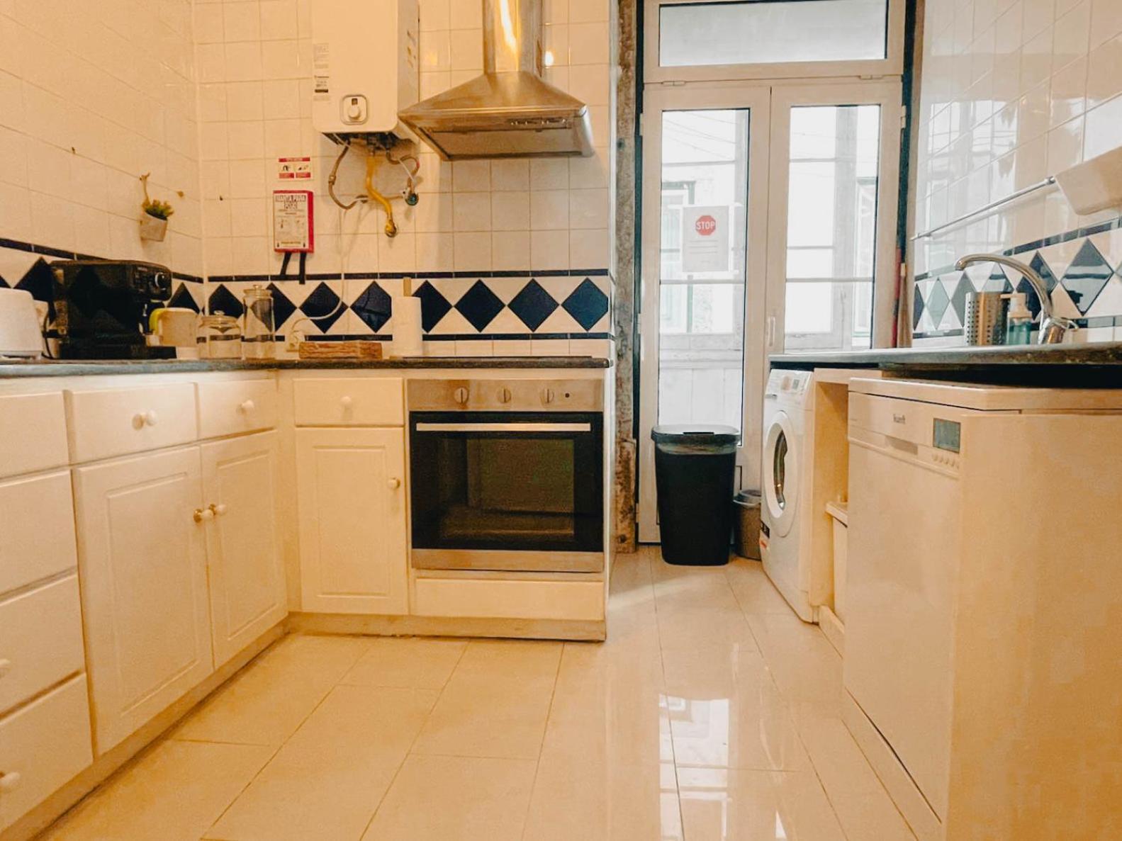 Baixa Pombalina - 4 Bedroom Apartment Lisboa المظهر الخارجي الصورة